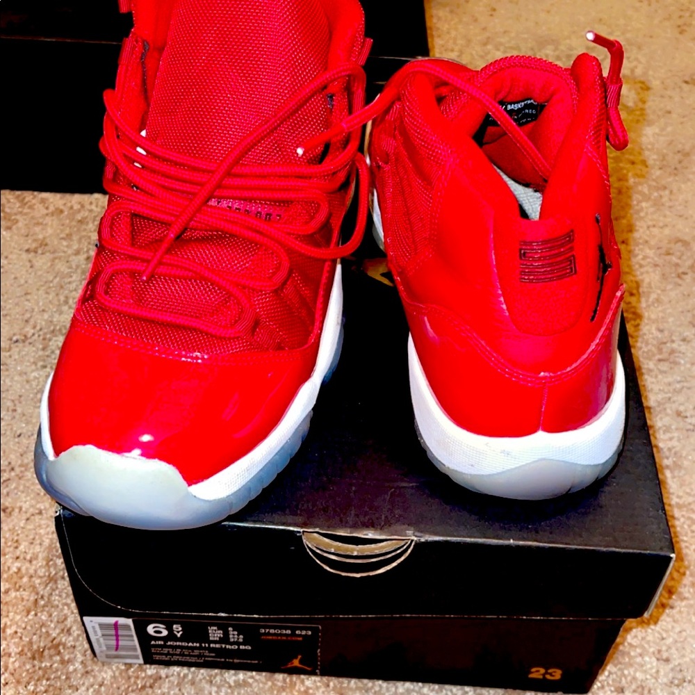 Red Jordan - Picture 3 of 3